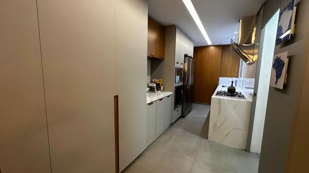 Apartamento à venda com 3 quartos, 134m² - Foto 3