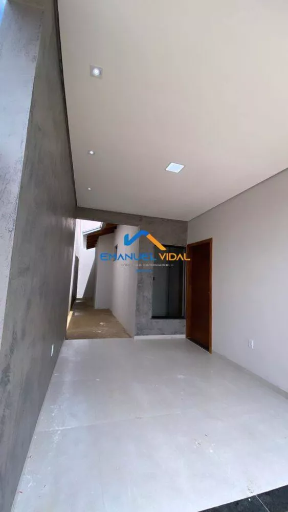 Casa à venda com 2 quartos, 77m² - Foto 2