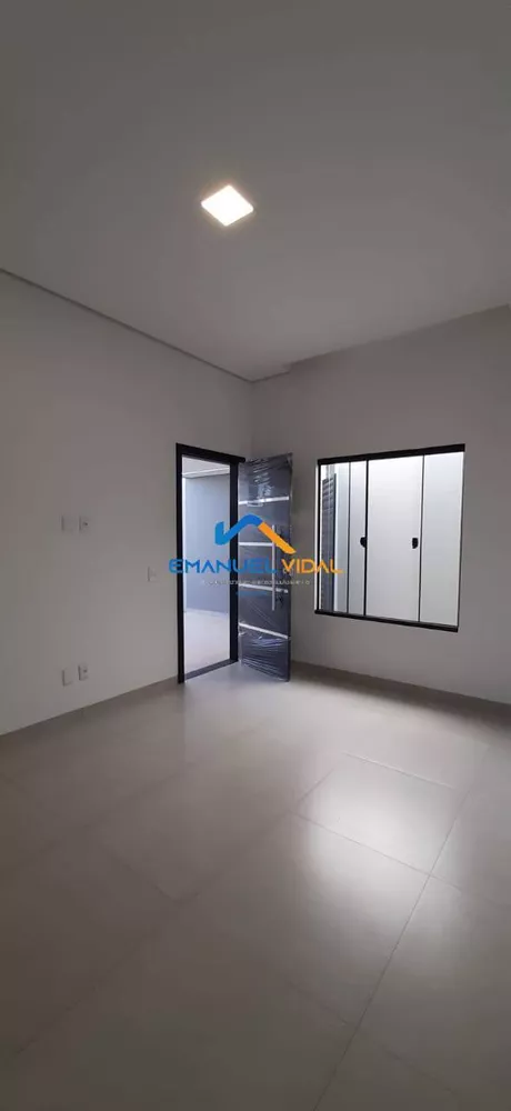 Casa à venda com 3 quartos, 104m² - Foto 1