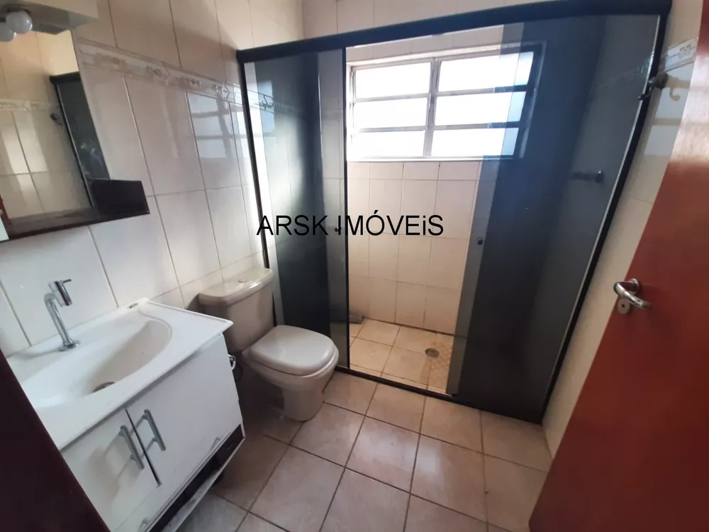 Casa à venda com 3 quartos, 250m² - Foto 4