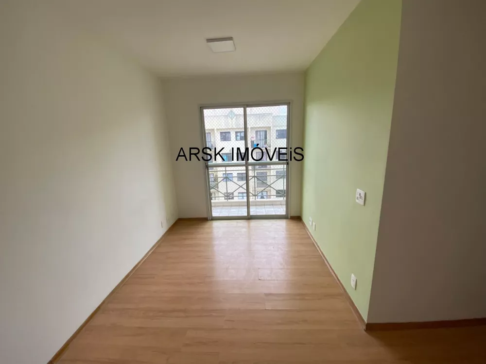 Apartamento à venda com 3 quartos, 67m² - Foto 1