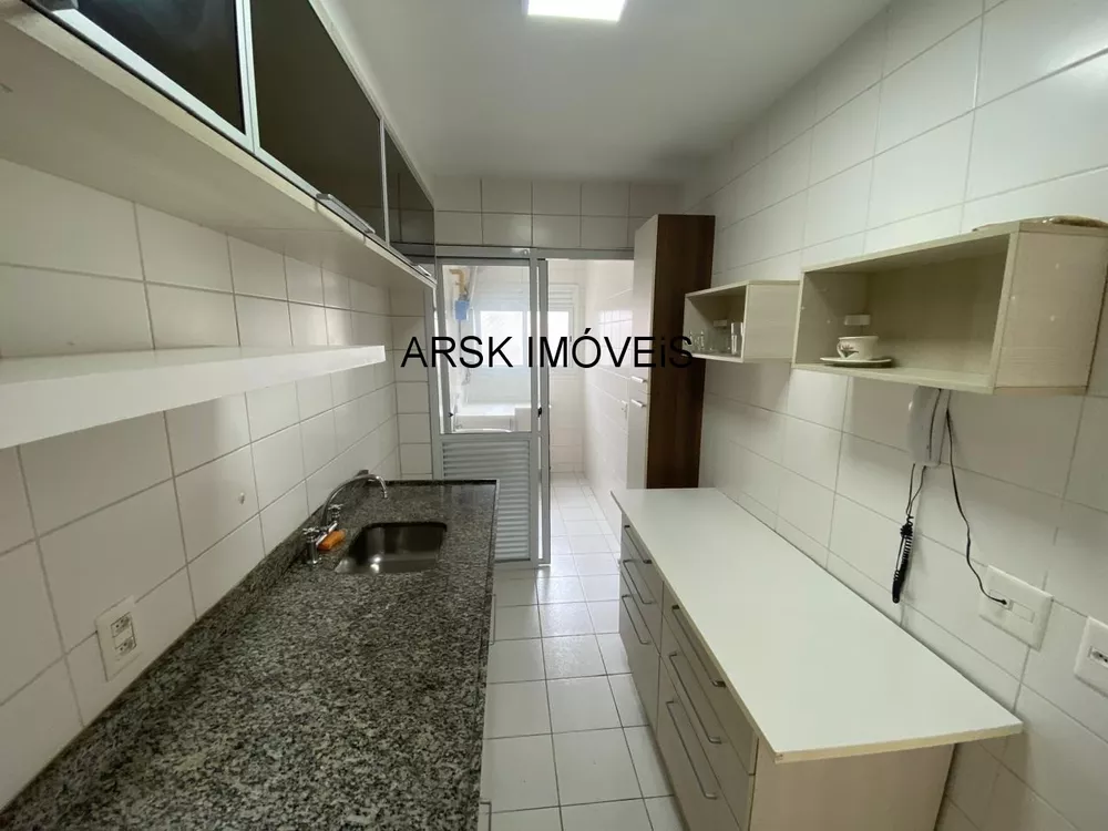 Apartamento à venda com 3 quartos, 87m² - Foto 2