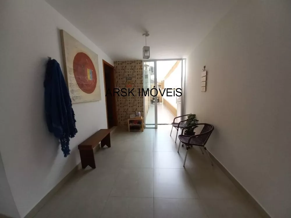 Casa à venda com 3 quartos, 150m² - Foto 1