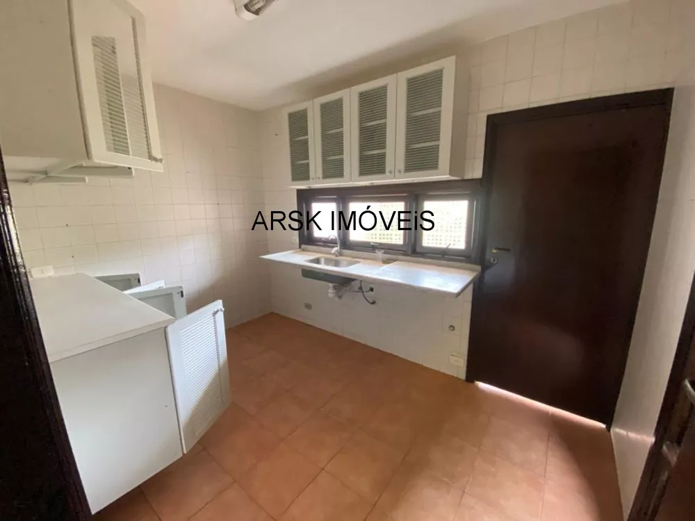 Casa à venda com 3 quartos, 300m² - Foto 3