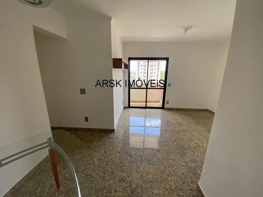 Apartamento à venda com 3 quartos, 70m² - Foto 2