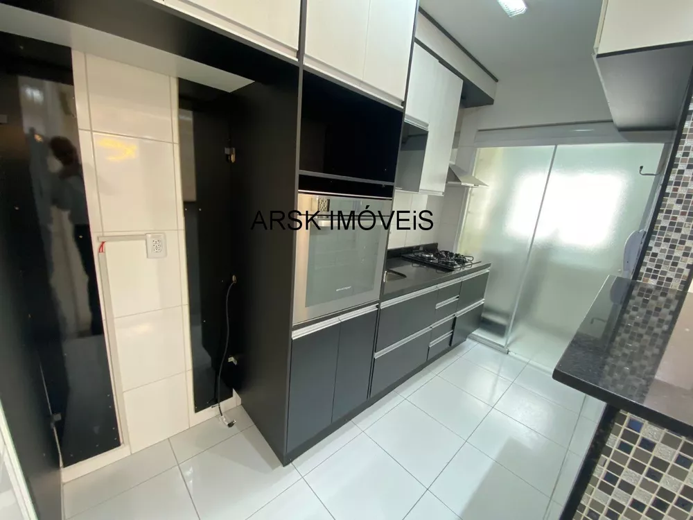 Apartamento à venda com 3 quartos, 77m² - Foto 3