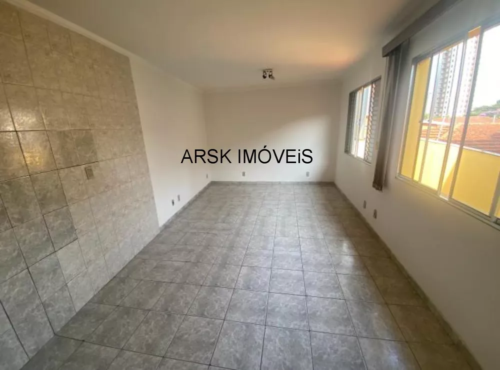 Casa à venda com 3 quartos, 300m² - Foto 3