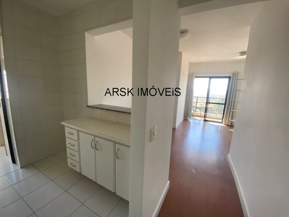 Apartamento à venda com 3 quartos, 70m² - Foto 2