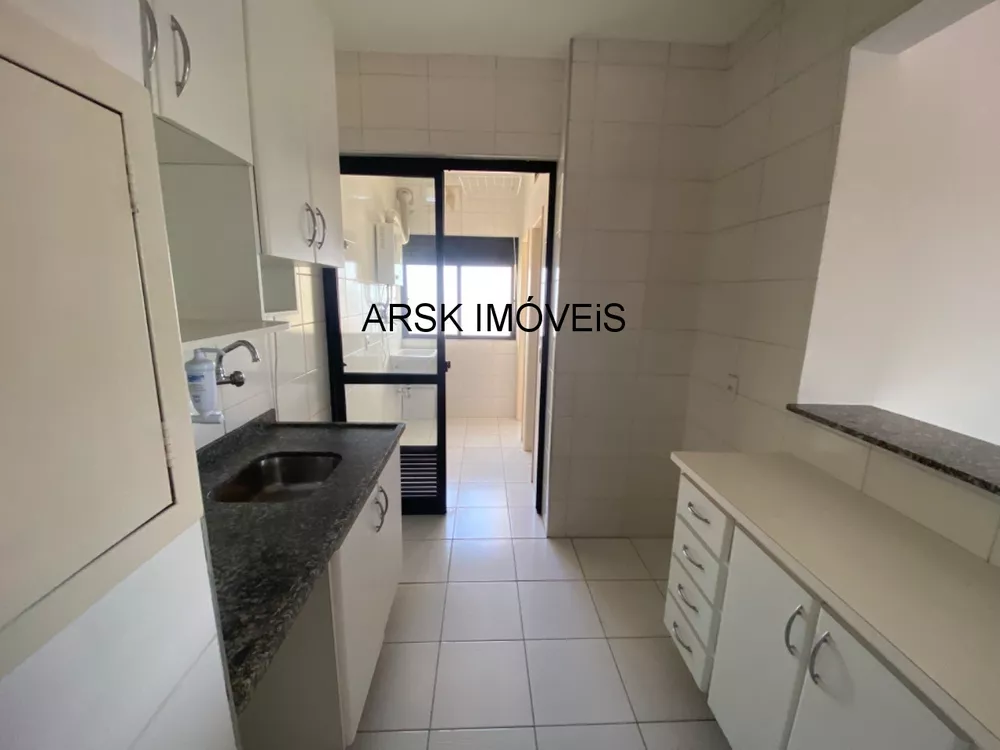 Apartamento à venda com 3 quartos, 70m² - Foto 4