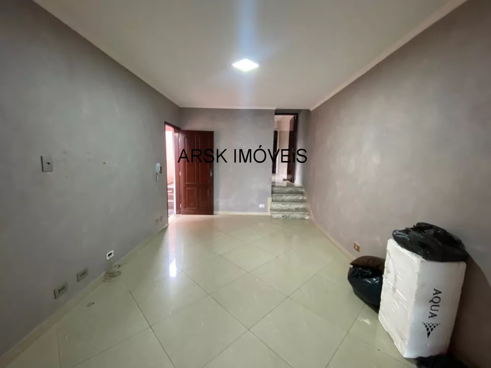 Casa à venda com 2 quartos, 150m² - Foto 2