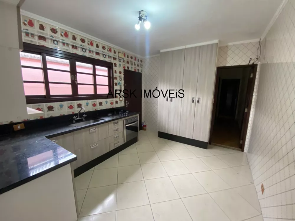 Casa à venda com 2 quartos, 150m² - Foto 4