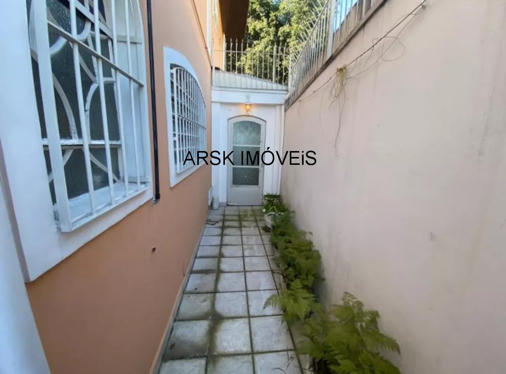 Casa à venda com 3 quartos, 250m² - Foto 10