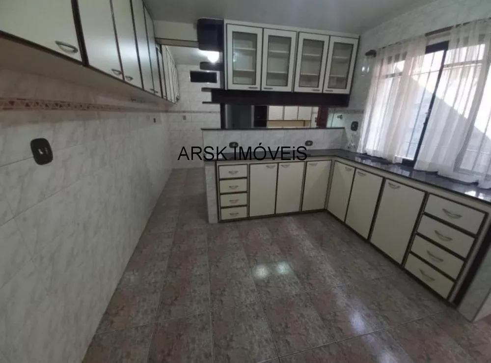 Casa à venda com 3 quartos, 235m² - Foto 3