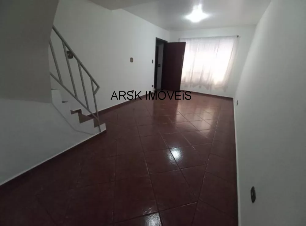 Casa à venda com 3 quartos, 235m² - Foto 2