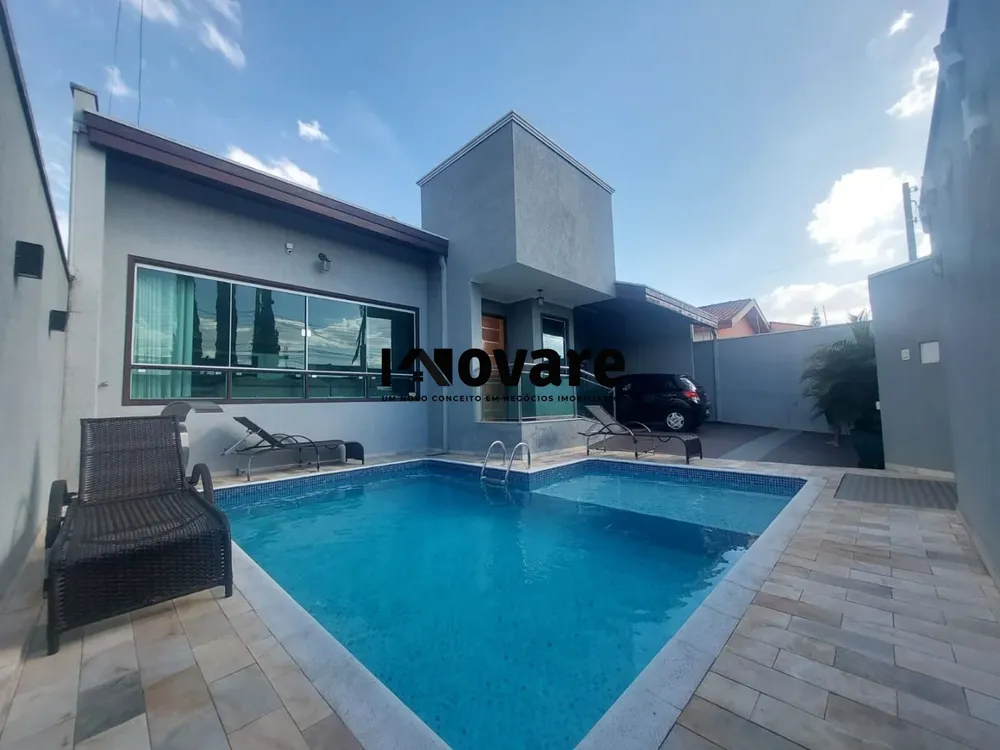 Casa, 3 quartos, 211 m² - Foto 1
