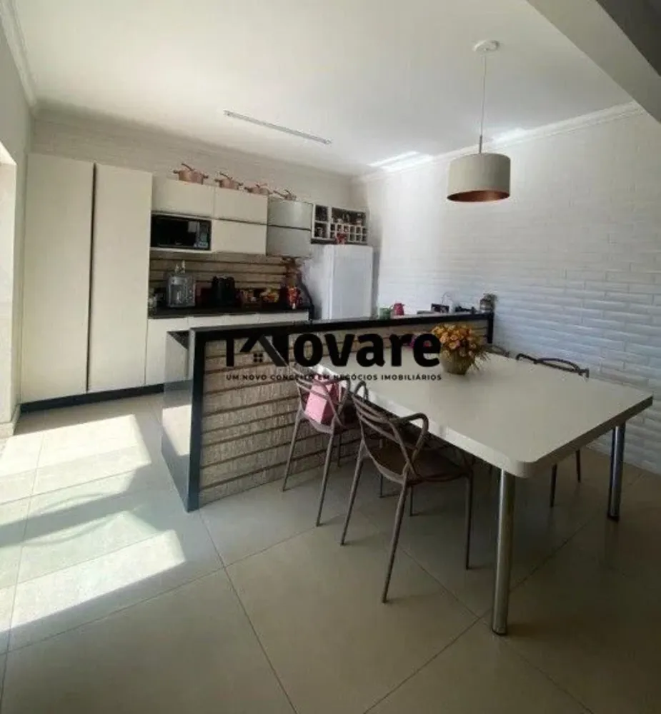 Casa, 4 quartos, 303 m² - Foto 2