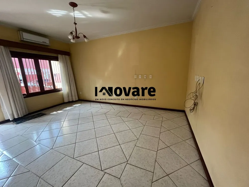 Casa, 4 quartos, 250 m² - Foto 1