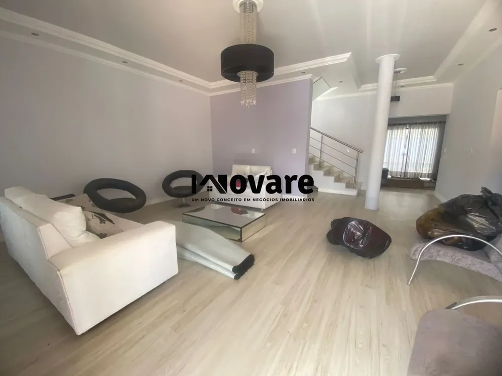 Casa, 3 quartos, 234 m² - Foto 2