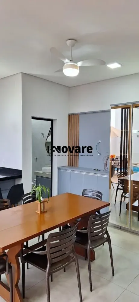 Casa, 4 quartos, 214 m² - Foto 1
