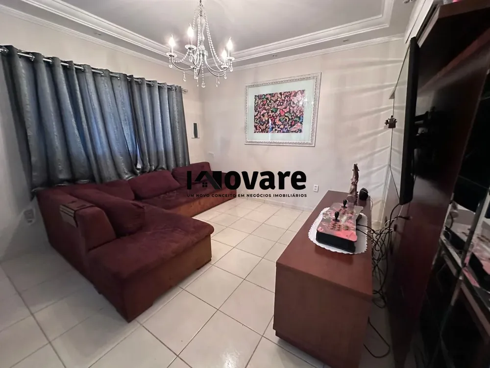 Casa, 5 quartos, 228 m² - Foto 1