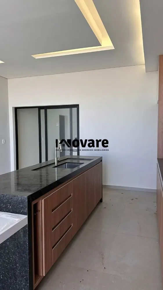 Casa, 3 quartos, 196 m² - Foto 2