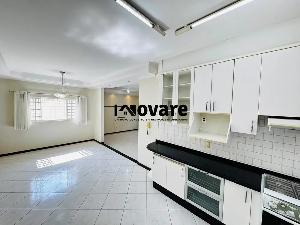 Casa, 3 quartos, 183 m² - Foto 2