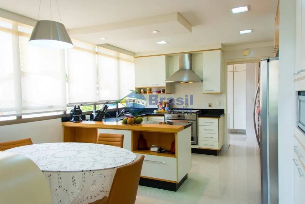 Apartamento, 3 quartos, 248 m² - Foto 2