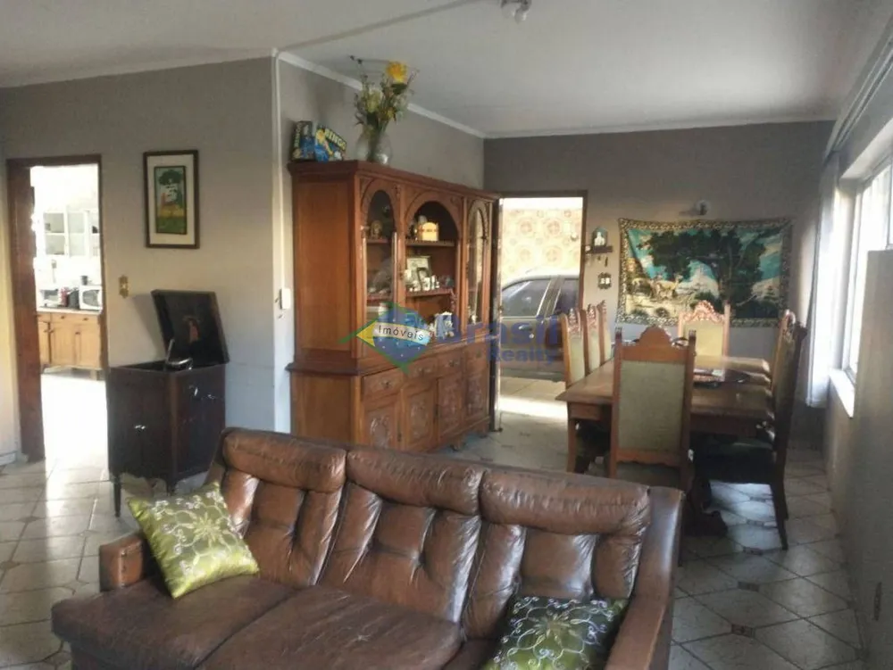Casa, 3 quartos, 221 m² - Foto 1