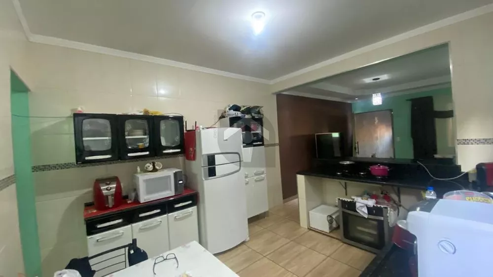 Casa à venda com 2 quartos, 130m² - Foto 4