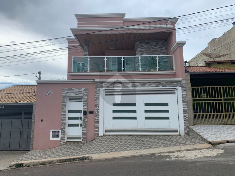 Casa, 4 quartos, 230 m² - Foto 1