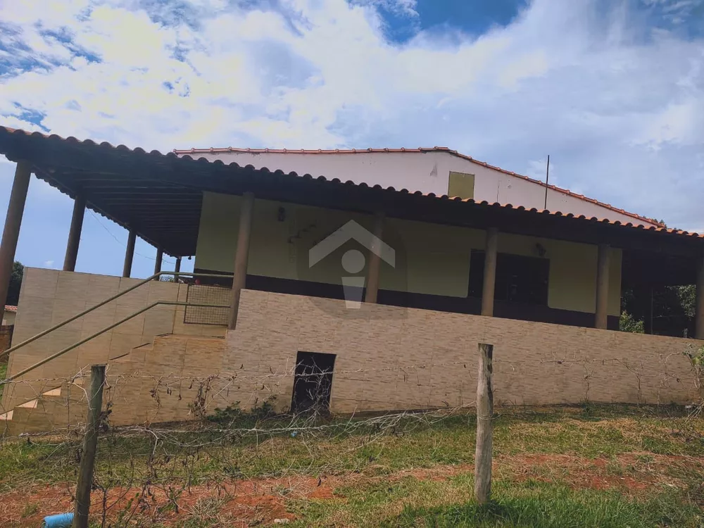 Fazenda à venda com 3 quartos, 315m² - Foto 2