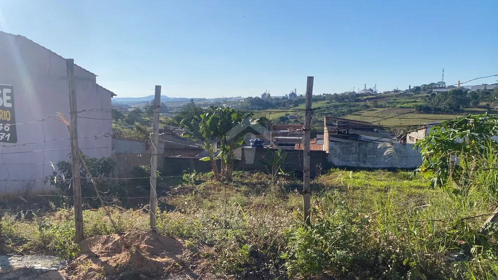 Terreno à venda, 300m² - Foto 1