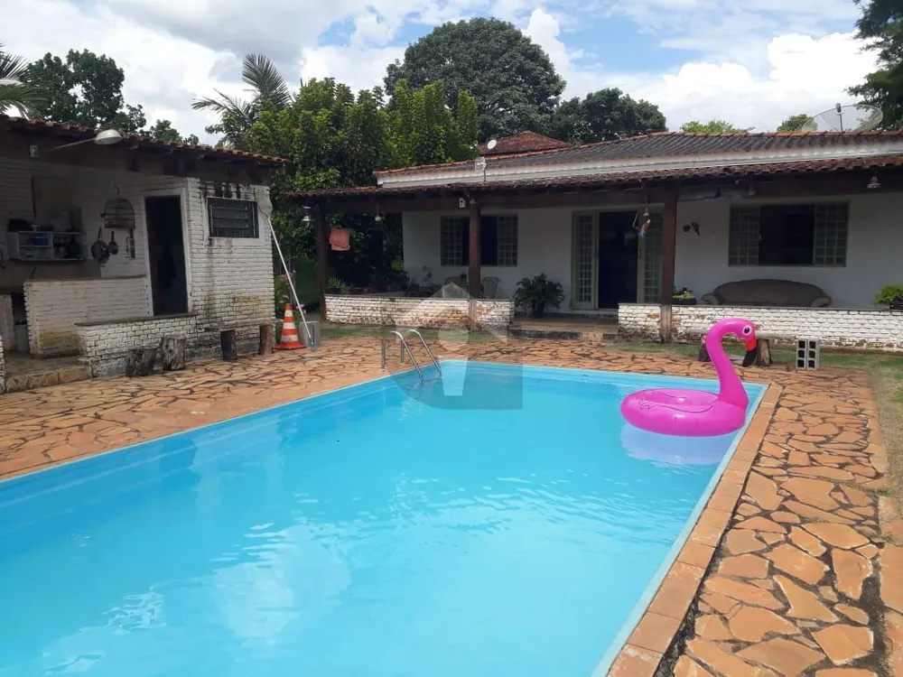 Chácara, 3 quartos, 1680 m² - Foto 1