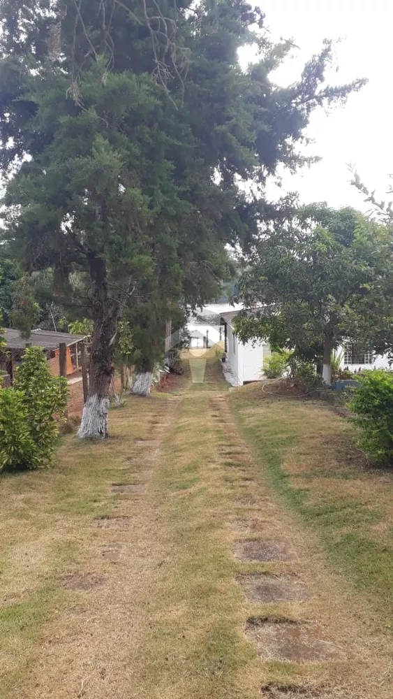 Chácara, 3 quartos, 1680 m² - Foto 1