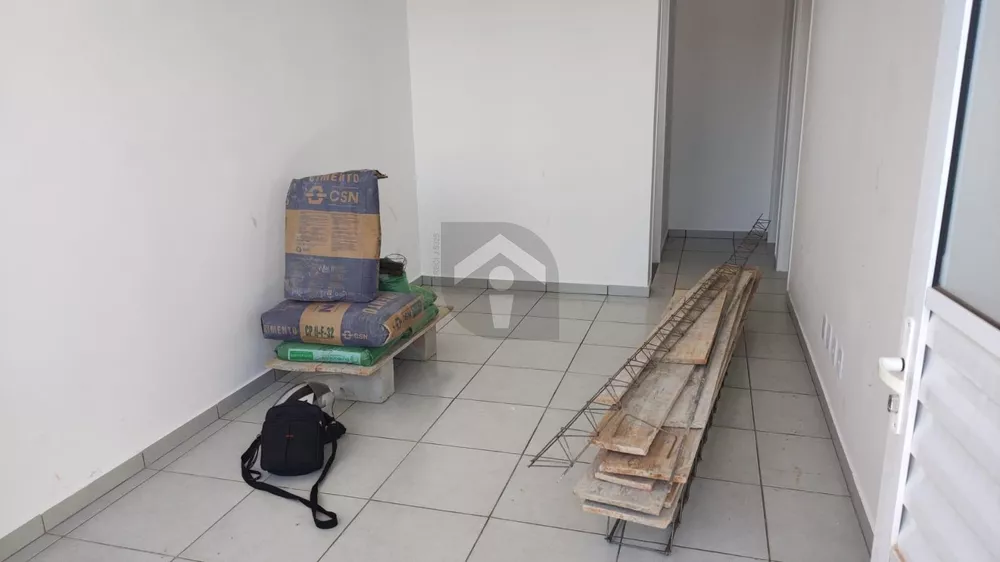 Casa para alugar com 2 quartos, 45m² - Foto 4