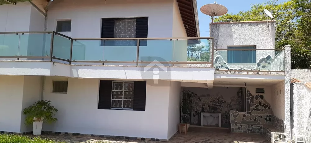 Casa, 4 quartos, 232 m² - Foto 1
