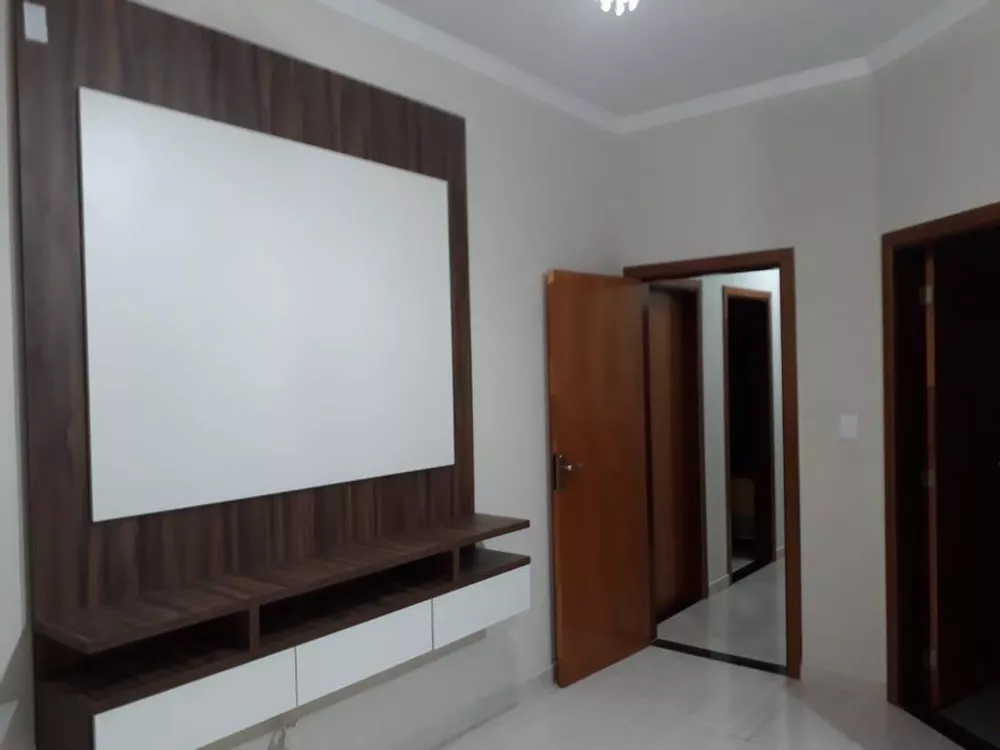 Casa à venda com 3 quartos, 300m² - Foto 3