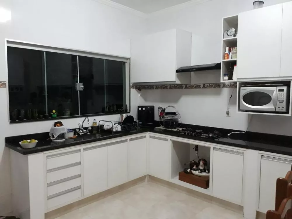 Casa à venda com 3 quartos, 300m² - Foto 30