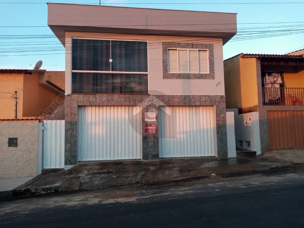 Casa à venda com 3 quartos, 150m² - Foto 1