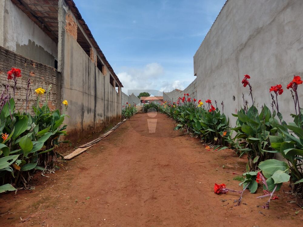 Casa à venda e aluguel com 1 quarto, 60m² - Foto 1