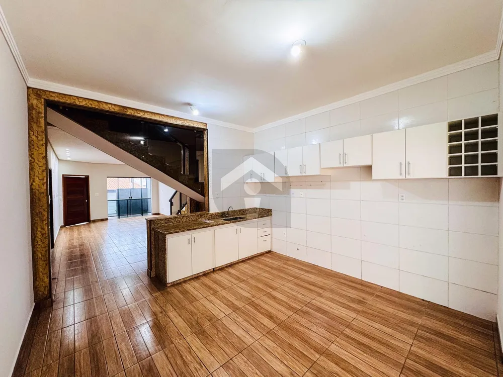 Casa, 3 quartos, 190 m² - Foto 2