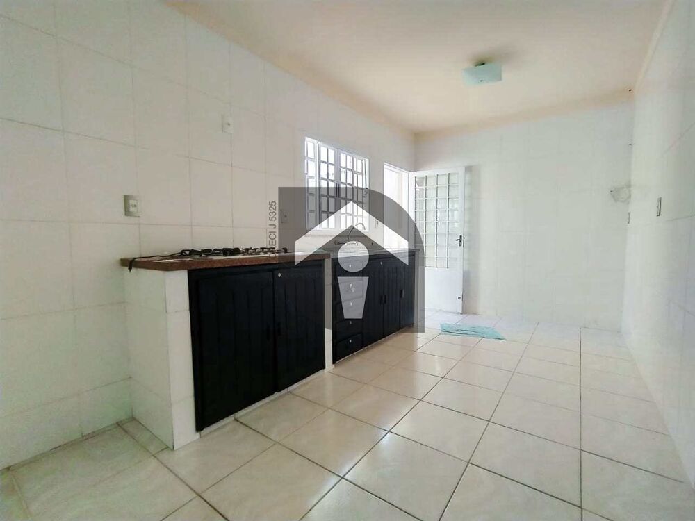 Casa, 4 quartos, 195 m² - Foto 2