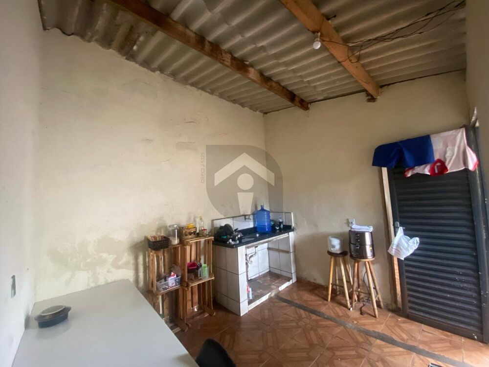 Casa à venda com 2 quartos, 60m² - Foto 3