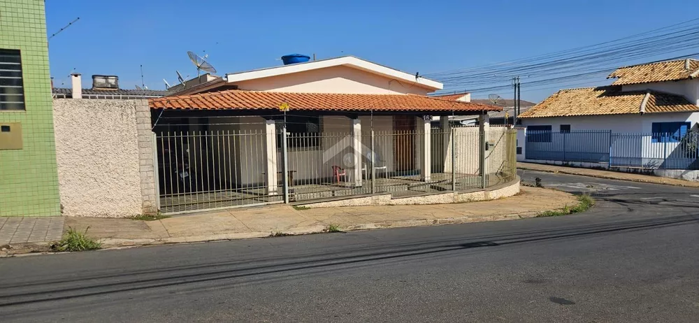 Casa à venda com 3 quartos, 111m² - Foto 3