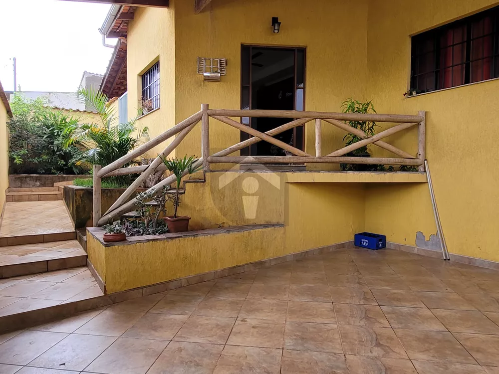 Casa, 3 quartos, 210 m² - Foto 2