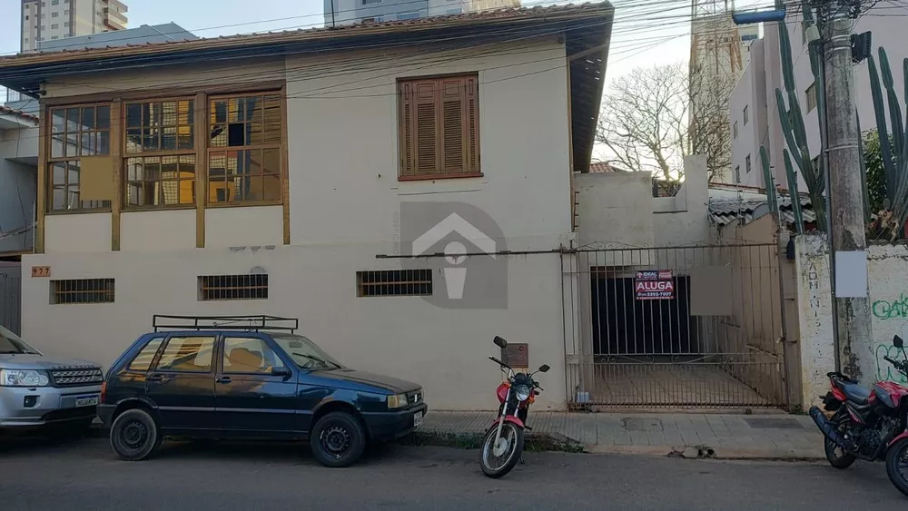 Casa para alugar com 7 quartos, 280m² - Foto 1