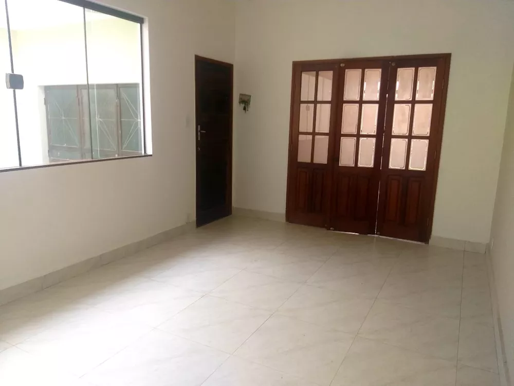 Casa, 4 quartos, 239 m² - Foto 2