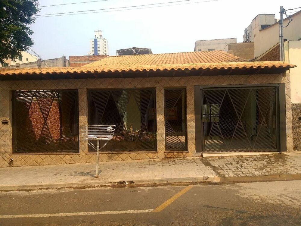 Casa, 4 quartos, 239 m² - Foto 1