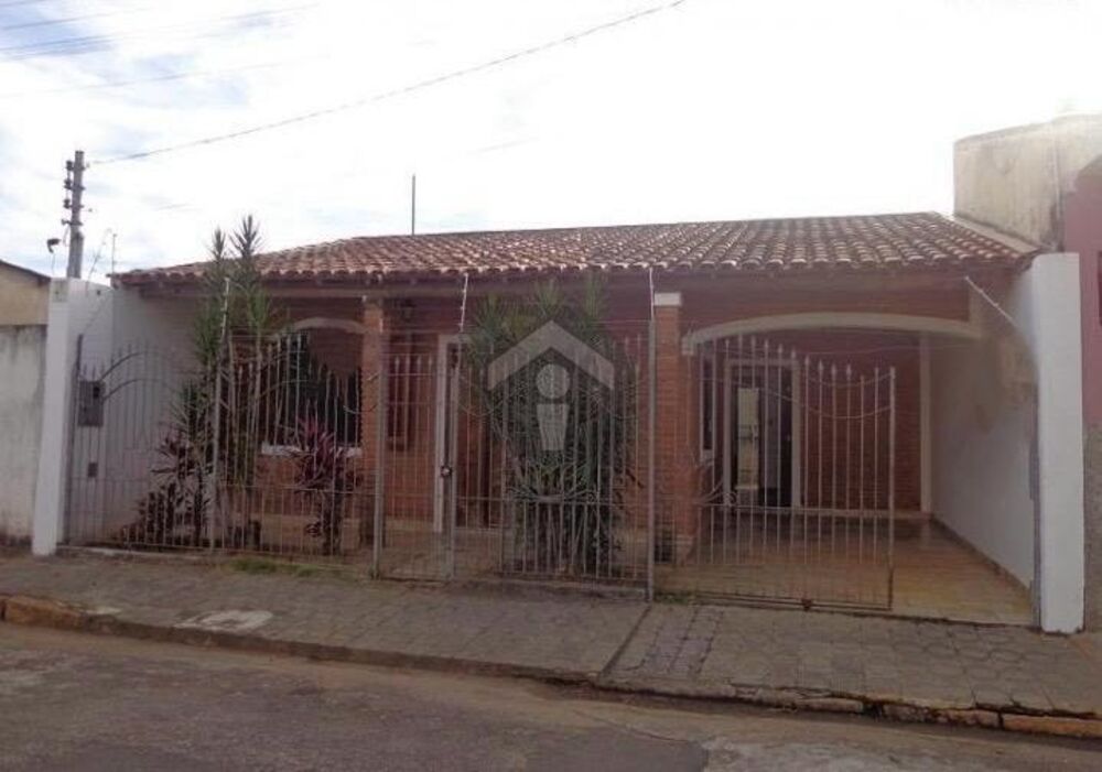 Casa, 3 quartos, 215 m² - Foto 1