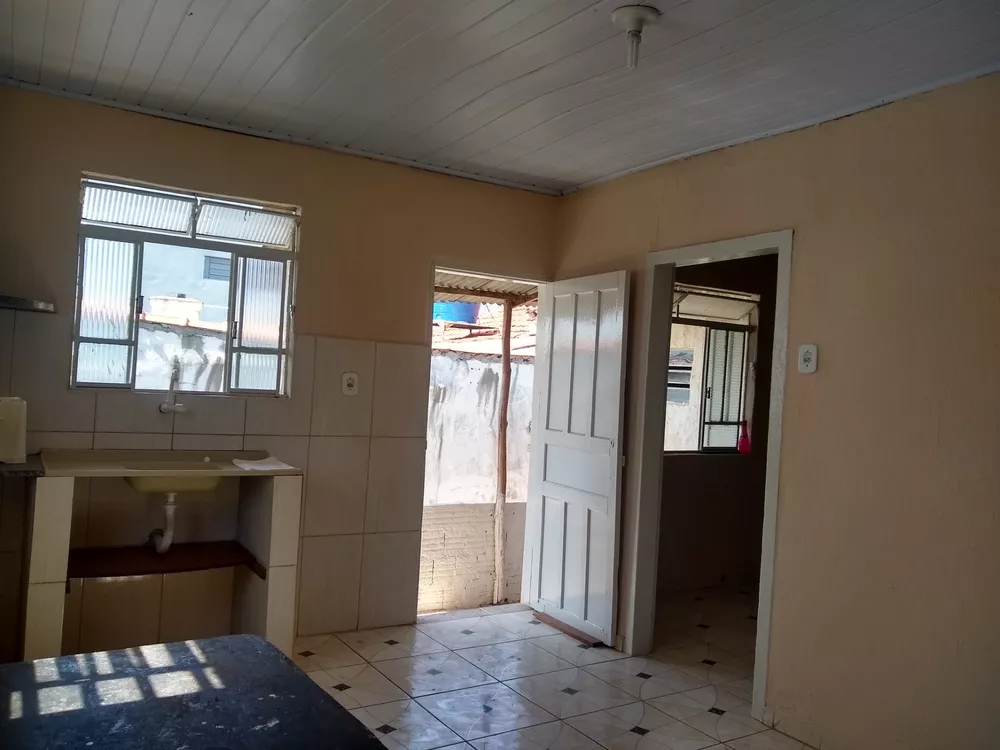 Casa à venda com 3 quartos, 80m² - Foto 3